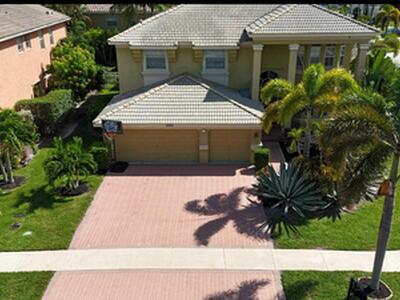 2261 Ridgewood Circle