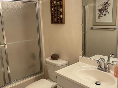 4598 Lucerne Lakes 101 Boulevard, Lake Worth, FL 33467