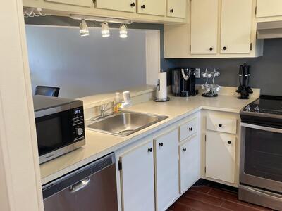 4598 Lucerne Lakes 101 Boulevard, Lake Worth, FL 33467