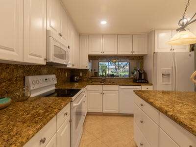 533 Prestwick Circle, Palm Beach Gardens, FL 33418