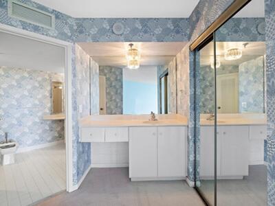 1900 Consulate Place, West Palm Beach, FL 33401