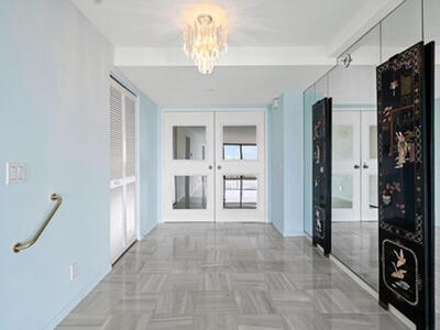 1900 Consulate Place, West Palm Beach, FL 33401