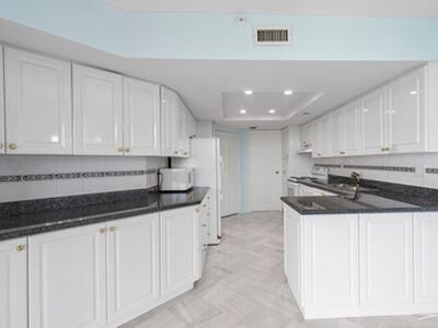 1900 Consulate Place, West Palm Beach, FL 33401