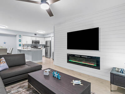 140 Yacht Club 107 Way, Hypoluxo, FL 33462