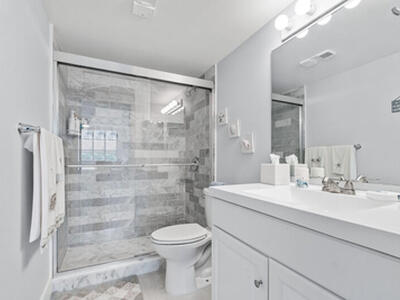 140 Yacht Club 107 Way, Hypoluxo, FL 33462