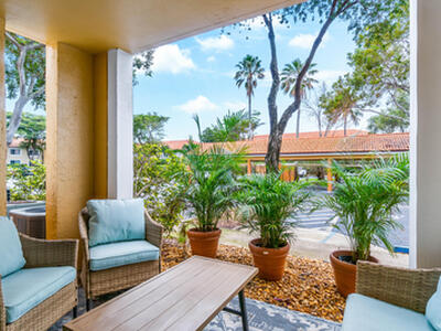 140 Yacht Club 107 Way, Hypoluxo, FL 33462