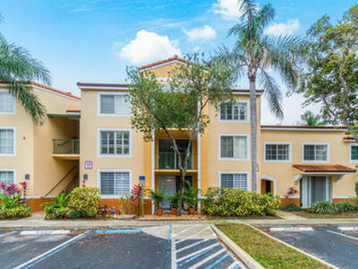 140 Yacht Club 107 Way, Hypoluxo, FL 33462