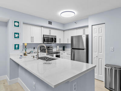 140 Yacht Club 107 Way, Hypoluxo, FL 33462