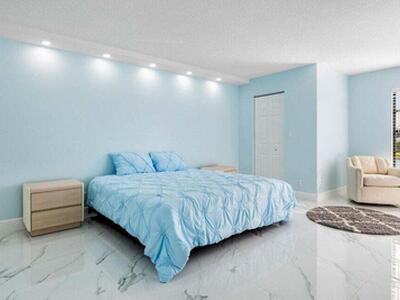 7076 Huntington Lane, Delray Beach, FL 33446