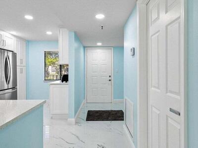 7076 Huntington Lane, Delray Beach, FL 33446