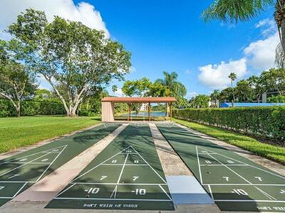 7076 Huntington Lane, Delray Beach, FL 33446