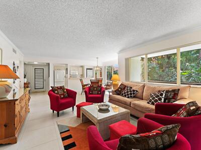 527 Brackenwood Place, Palm Beach Gardens, FL 33418