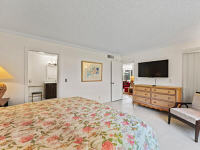 527 Brackenwood Place, Palm Beach Gardens, FL 33418