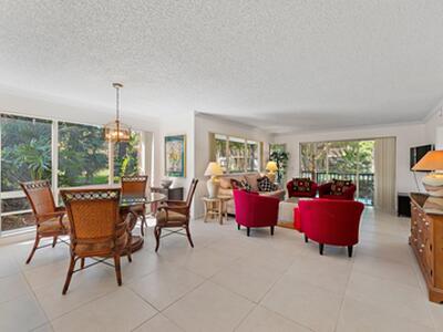 527 Brackenwood Place, Palm Beach Gardens, FL 33418