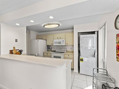 527 Brackenwood Place, Palm Beach Gardens, FL 33418