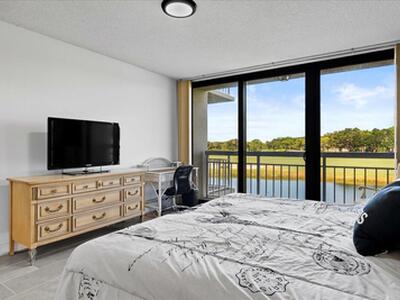 2421 Village Boulevard, West Palm Beach, FL 33409