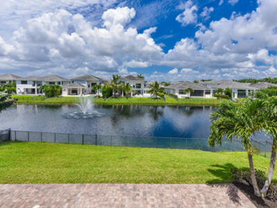 6950 NW 26th Way NW, Boca Raton, FL 33496