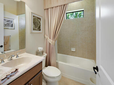 6950 NW 26th Way NW, Boca Raton, FL 33496