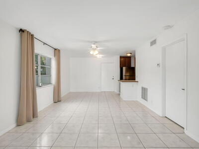 3040 NE 16th Avenue, Oakland Park, FL 33334