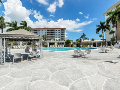 3040 NE 16th Avenue, Oakland Park, FL 33334