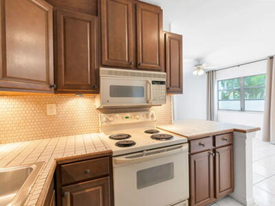 3040 NE 16th Avenue, Oakland Park, FL 33334