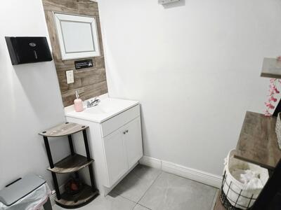 889 E Prima Vista Blvd Boulevard, Port Saint Lucie, FL 34952