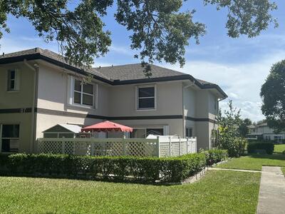 7 Amherst Court, Royal Palm Beach, FL 33411