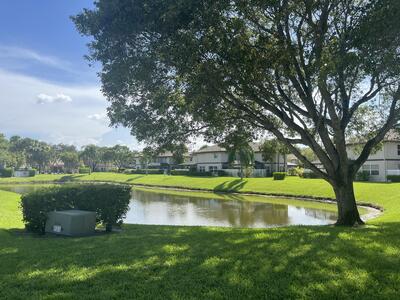 7 Amherst Court, Royal Palm Beach, FL 33411