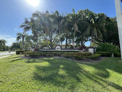 7 Amherst Court, Royal Palm Beach, FL 33411