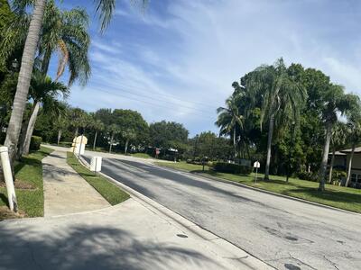 7 Amherst Court, Royal Palm Beach, FL 33411