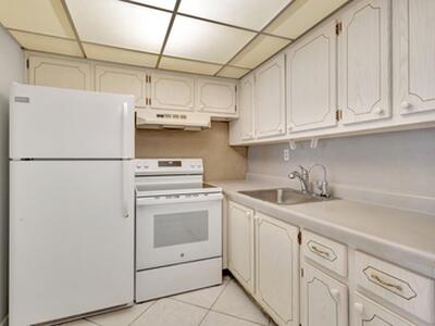 398 Sheffield Q, West Palm Beach, FL 33417