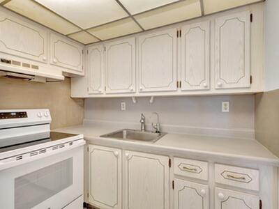 398 Sheffield Q, West Palm Beach, FL 33417