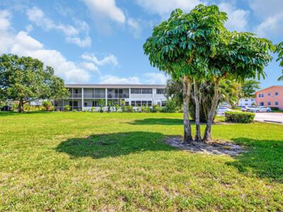 398 Sheffield Q, West Palm Beach, FL 33417