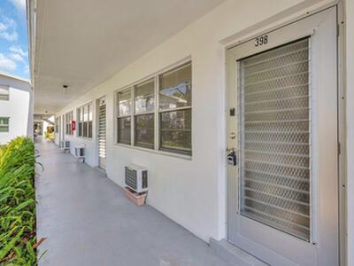 398 Sheffield Q, West Palm Beach, FL 33417