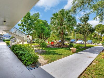 398 Sheffield Q, West Palm Beach, FL 33417