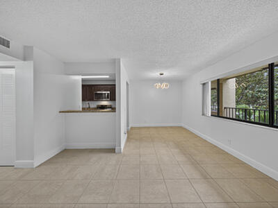 913 Meadows Circle, Boynton Beach, FL 33436