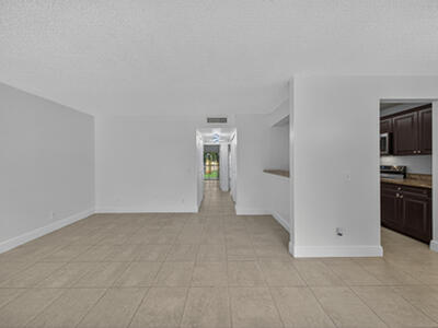 913 Meadows Circle, Boynton Beach, FL 33436