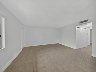 913 Meadows Circle, Boynton Beach, FL 33436