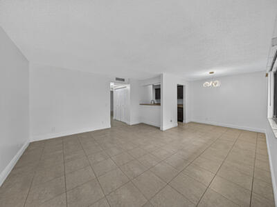 913 Meadows Circle, Boynton Beach, FL 33436