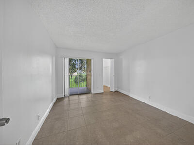 913 Meadows Circle, Boynton Beach, FL 33436