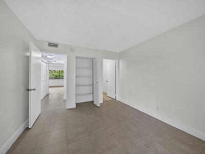 913 Meadows Circle, Boynton Beach, FL 33436