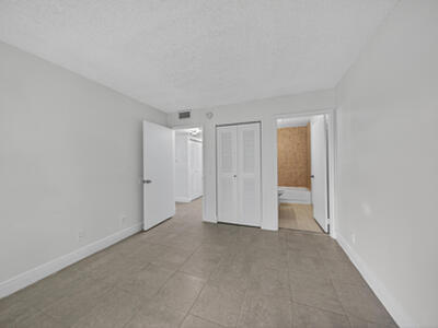 913 Meadows Circle, Boynton Beach, FL 33436