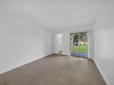 913 Meadows Circle, Boynton Beach, FL 33436