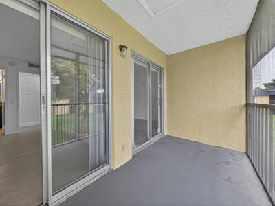 913 Meadows Circle, Boynton Beach, FL 33436