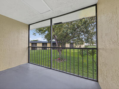 913 Meadows Circle, Boynton Beach, FL 33436