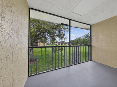 913 Meadows Circle, Boynton Beach, FL 33436