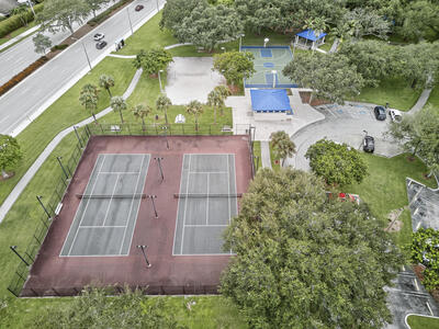 913 Meadows Circle, Boynton Beach, FL 33436