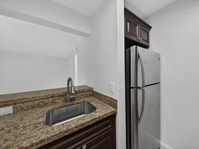 913 Meadows Circle, Boynton Beach, FL 33436