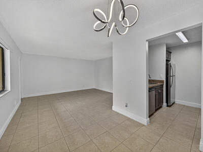 913 Meadows Circle, Boynton Beach, FL 33436