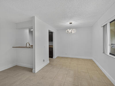 913 Meadows Circle, Boynton Beach, FL 33436